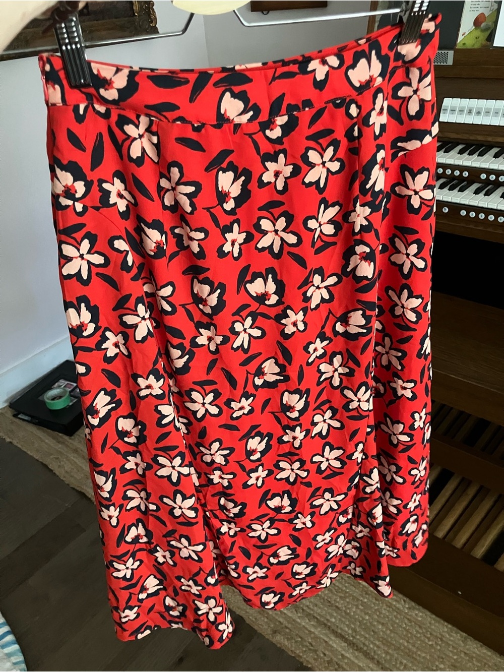 Red Floral midi A-Line Skirt Who What Wear xs